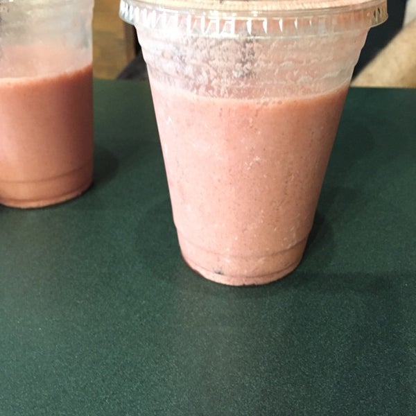 Had the strawberry smoothie. So good!