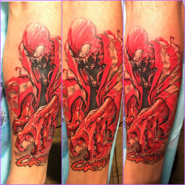 Das Foto wurde bei Ron &amp; Dave&#39;s Tattooing von Ron &amp; Dave&#39;s Tattooing am 10/8/2014 aufgenommen