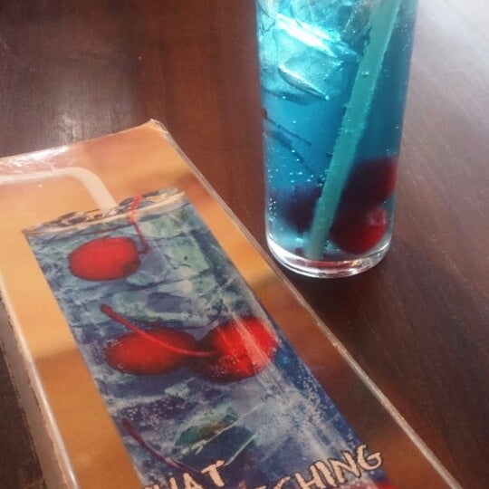 They hav a good menu, good setup but the food is not that tasty, although the service is gud and prices are not that high. You should defenitely try their Ocean Cherry Fossil drink which is a killer!