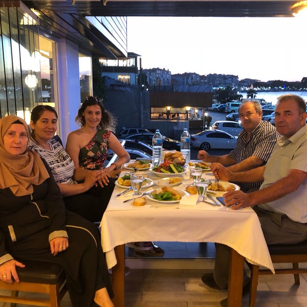 Photo taken at Ada Balık Restaurant by 👒Nihan👒 on 8/12/2018