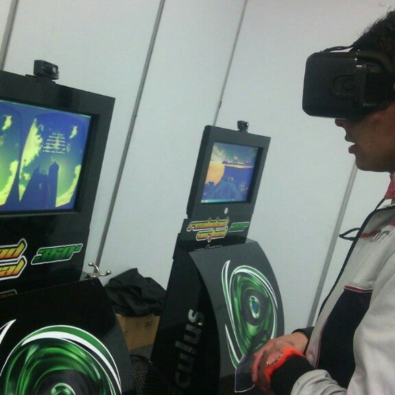 La diversión con cosas como este simulador de realidad virtual, es genial!!!