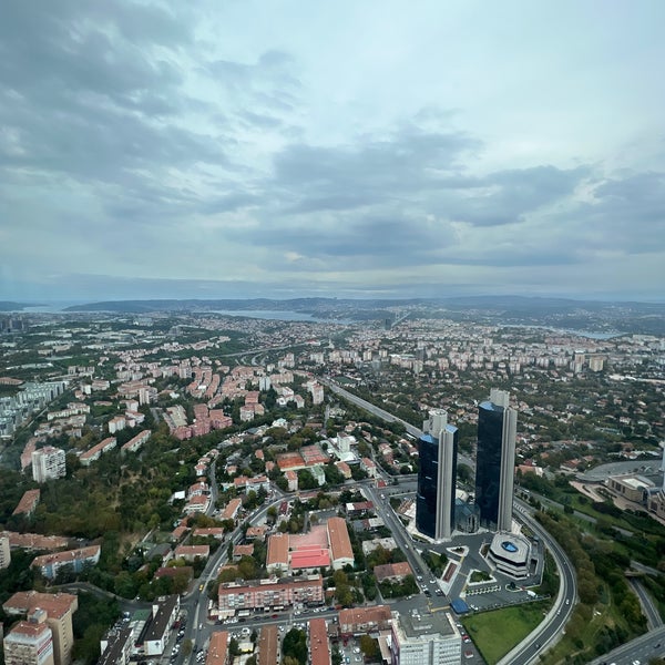 รูปภาพถ่ายที่ Sapphire Seyir Terası โดย 🙋‍♂️ เมื่อ 9/18/2022