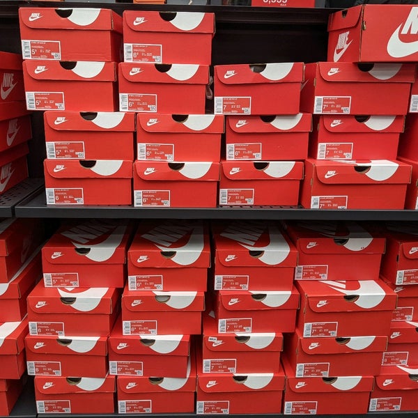 Nike Factory Store 金沢区 金沢区白帆5 2