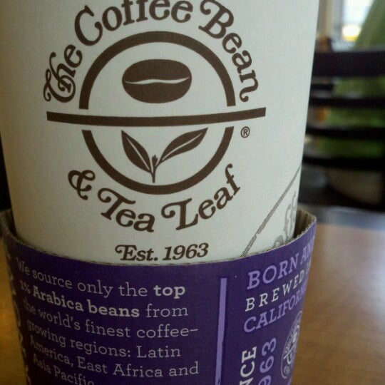 Снимок сделан в The Coffee Bean &amp; Tea Leaf пользователем Jessica S. 10/8/2012