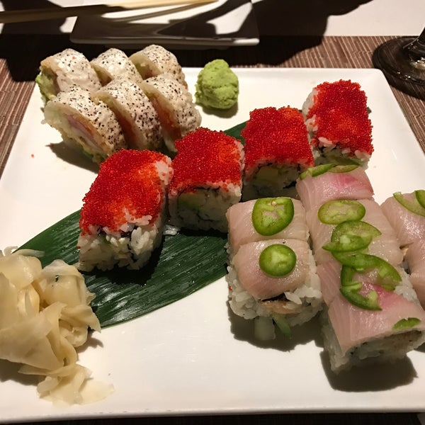 Foto scattata a SUteiShi Japanese Restaurant da Yang S. il 11/13/2016