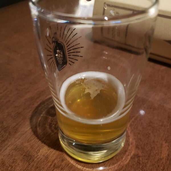 Foto scattata a Beers Looking at You da Tony T. il 8/24/2019