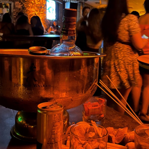 Photo taken at İş Cocktail Bar 🍹🍸🍻 by Ilker İ. on 8/31/2021