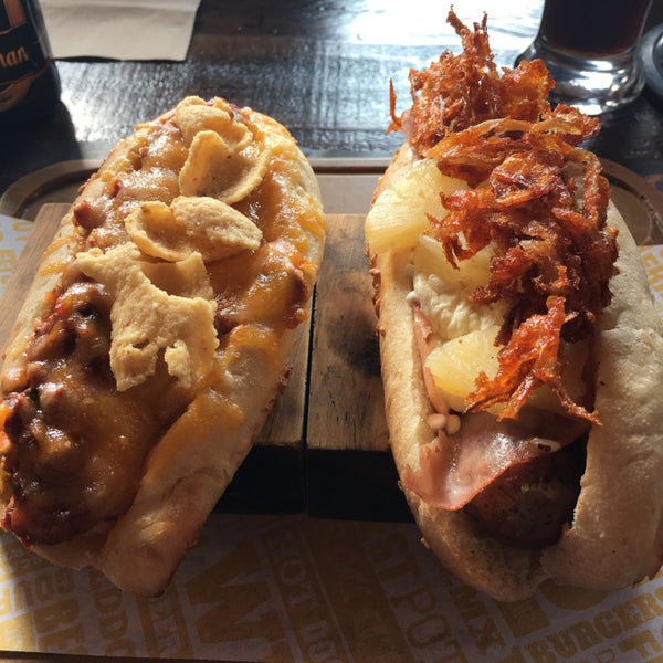 Excelentes hotdogs, el gran Danes es el mejor y el más grande. Aprovechen la promoción de los martes para los otros hotdogs a $49 pesos.