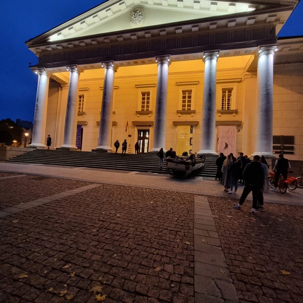 Foto diambil di Rotušės aikštė  | Town Hall Square oleh Paulius B. pada 10/8/2022