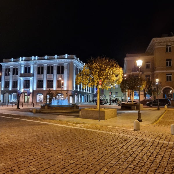 10/21/2022 tarihinde Paulius B.ziyaretçi tarafından Rotušės aikštė  | Town Hall Square'de çekilen fotoğraf