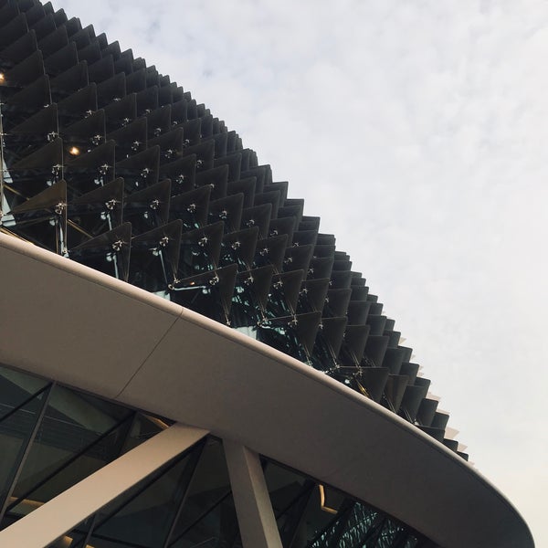 Photo taken at Esplanade - Theatres On The Bay by Ahmad Haryth A. on 5/2/2019