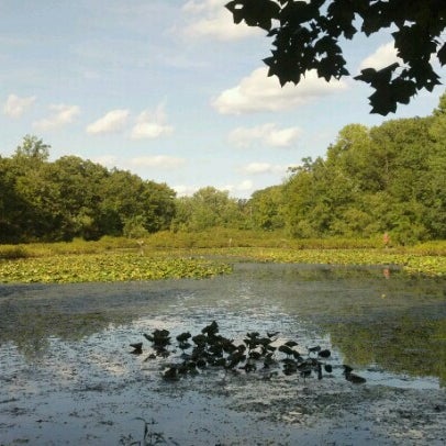 Foto diambil di Tenafly Nature Center oleh Nancy K. pada 9/16/2012