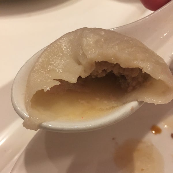 Foto scattata a Soup Dumpling Plus da Nancy K. il 12/15/2018