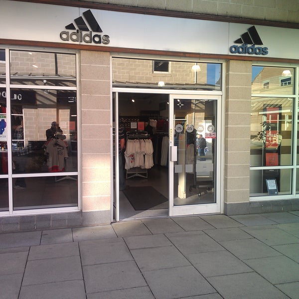adidas outlet tillicoultry