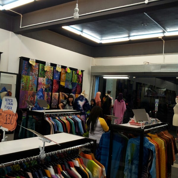 Photos at batik bonda kuala terengganu - Clothing Store