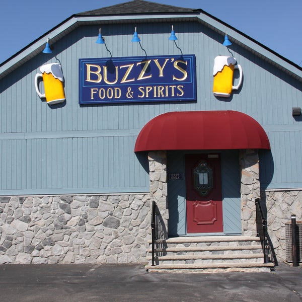 Photo taken at Buzzy&#39;s Food &amp; Spirits by Buzzy&#39;s Food &amp; Spirits on 10/10/2014