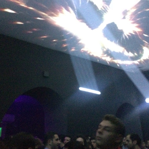 Worst electronic music in Tbilisi. Disappointing opening party. Stupid to expect sth when the location is Shardeni(((