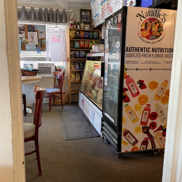 Ellie's Downtown Deli & Catering 6 tips from 57 visitors