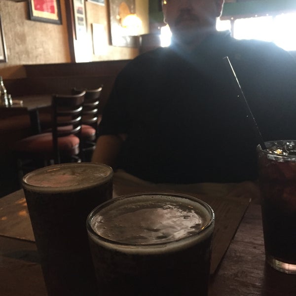 6/5/2018にRay J.がO&#39;Shea&#39;s Irish Pubで撮った写真