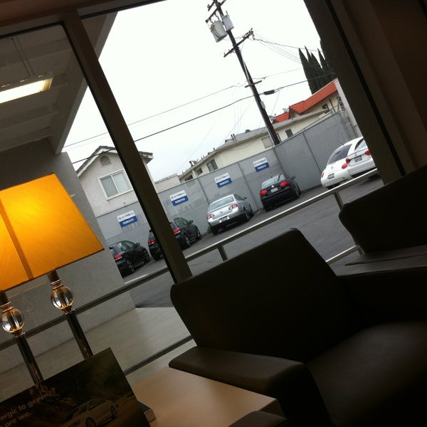 Alhambra Volkswagen Car Dealership in Alhambra