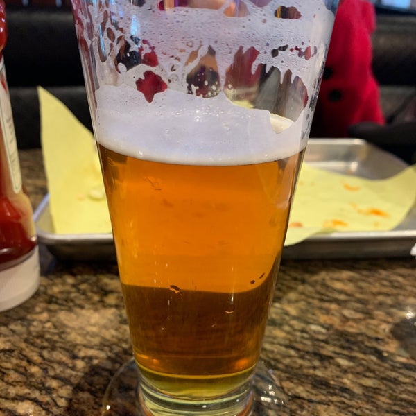 Photo taken at BJ&#39;s Restaurant &amp; Brewhouse by Jaime T. on 1/4/2019