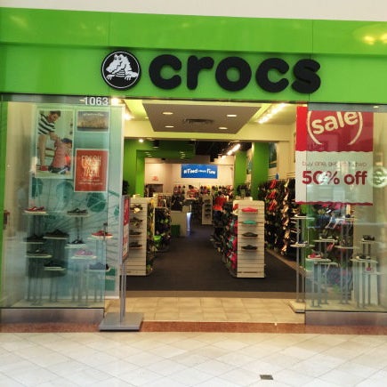 places that sells crocs near me