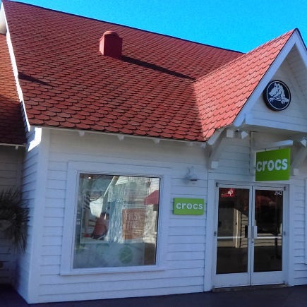 Crocs broadway cheap