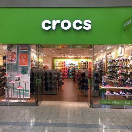 crocs store great lakes crossing