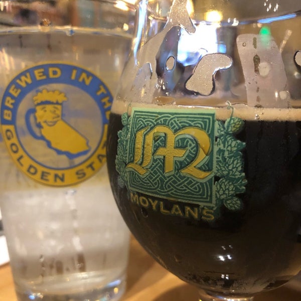 Foto scattata a Moylan&#39;s Brewery &amp; Restaurant da Lisa Z. il 3/7/2019
