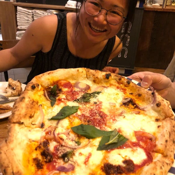 4/13/2018 tarihinde Jianziyaretçi tarafından Sorbillo Pizzeria'de çekilen fotoğraf