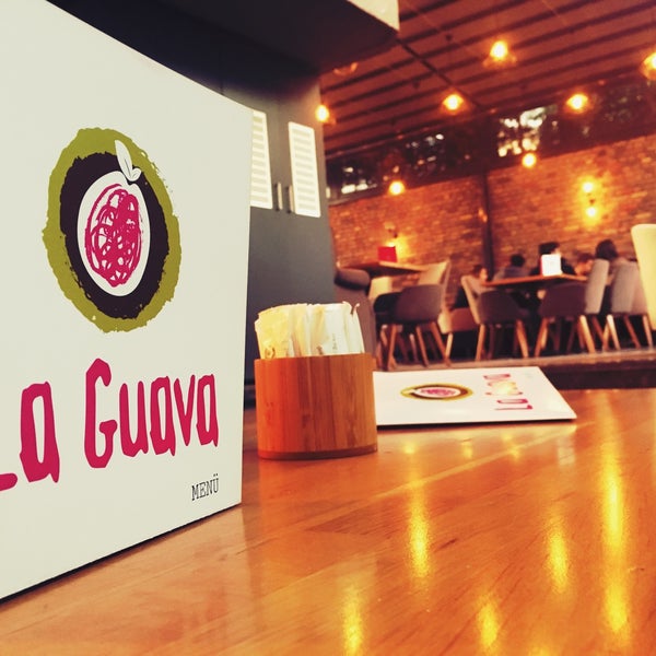 Foto tirada no(a) La Guava por GEMİ SEYAHAT K. em 10/19/2016