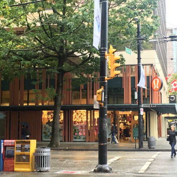 lululemon vancouver robson