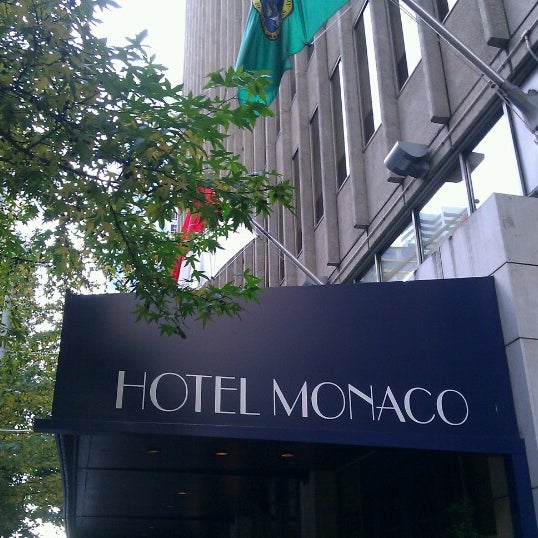 Снимок сделан в Kimpton Hotel Monaco Seattle пользователем Rand F. 10/17/2012