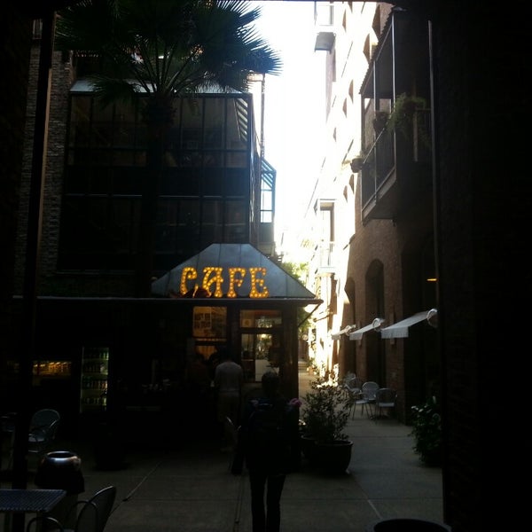 Foto tirada no(a) Jackson Place Cafe por Rand F. em 5/24/2013