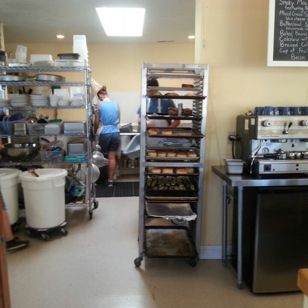 Foto tirada no(a) Buttercloud Bakery &amp; Cafe por Rand F. em 9/12/2013