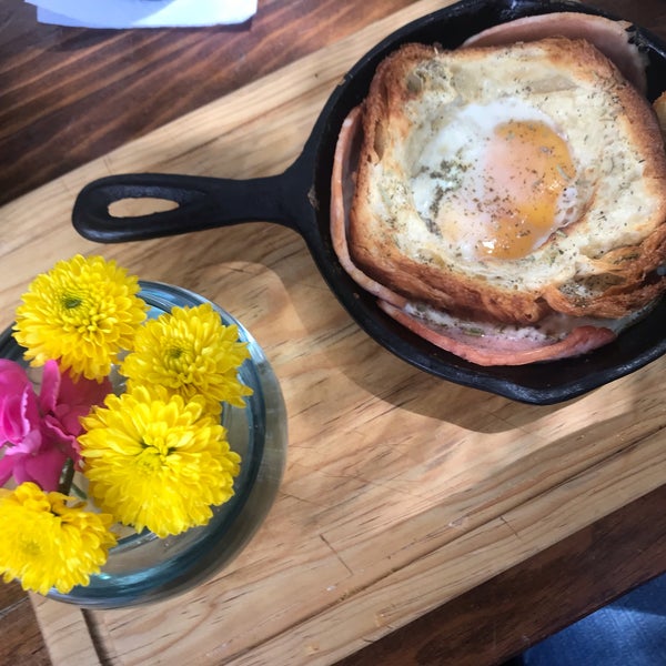 3/19/2019 tarihinde Dan M.ziyaretçi tarafından Neretta Café &amp; Gelato'de çekilen fotoğraf
