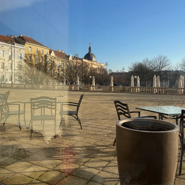Foto tirada no(a) Esplanade Zagreb por Mike G. em 1/14/2022
