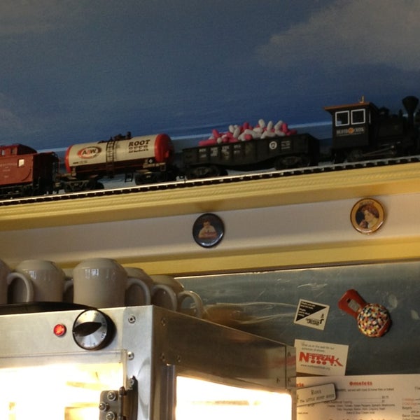 2/16/2013 tarihinde Julia A.ziyaretçi tarafından The Little Depot Diner'de çekilen fotoğraf