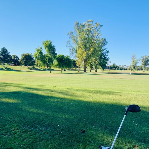 Foto diambil di Continental Golf Course oleh ViVi pada 6/10/2020