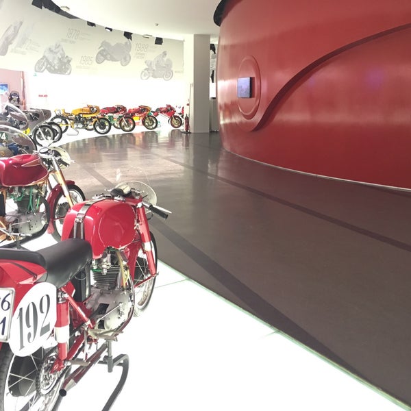 2/3/2017 tarihinde Юлия И.ziyaretçi tarafından Ducati Motor Factory &amp; Museum'de çekilen fotoğraf