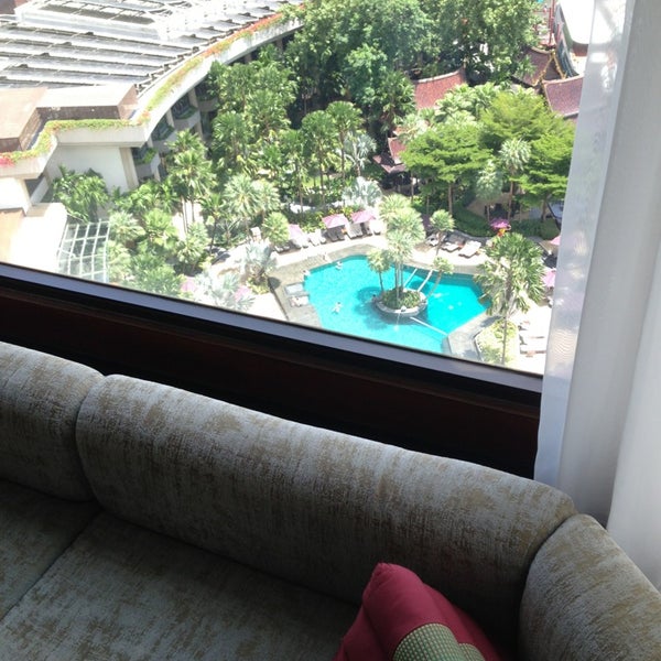 Photo taken at Shangri-La Hotel, Bangkok by Yann on 8/5/2013
