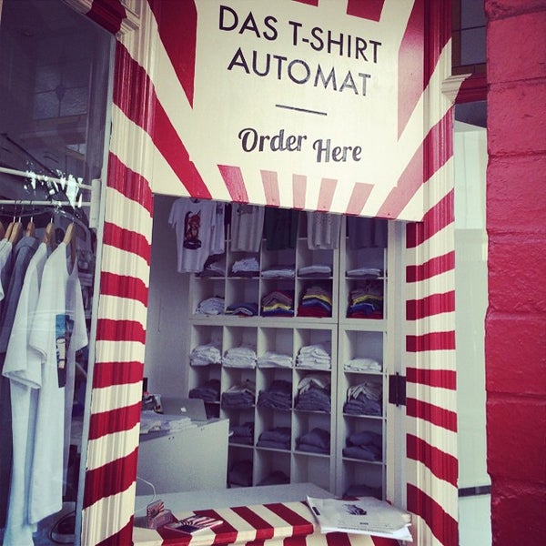 Photo taken at Das T-Shirt Automat by Sarah O. on 2/26/2015