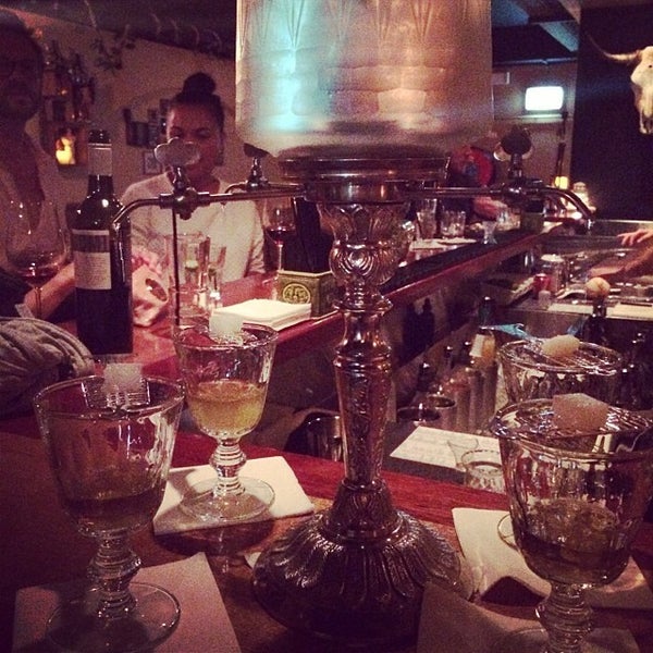1/28/2014にSarah O.がPapa Gede&#39;s Barで撮った写真