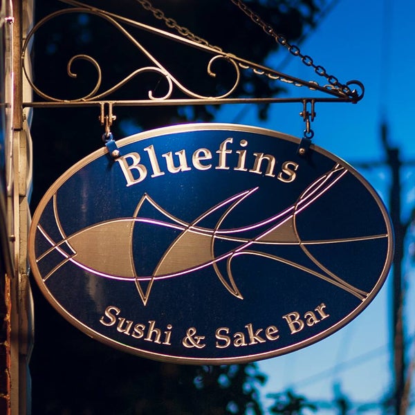 Foto tirada no(a) Bluefins Sushi and Sake Bar por Bluefins Sushi and Sake Bar em 10/14/2014