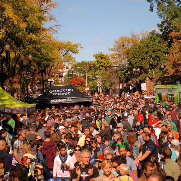 รูปภาพถ่ายที่ Harvard Square โดย Harvard Square เมื่อ 10/16/2014