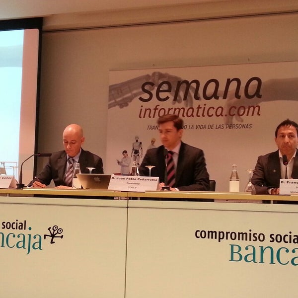 รูปภาพถ่ายที่ Fundación Bancaja โดย Diego G. เมื่อ 4/10/2014