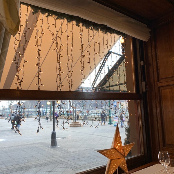 12/28/2018 tarihinde Miranda Y.ziyaretçi tarafından Dunacorso Restaurant'de çekilen fotoğraf