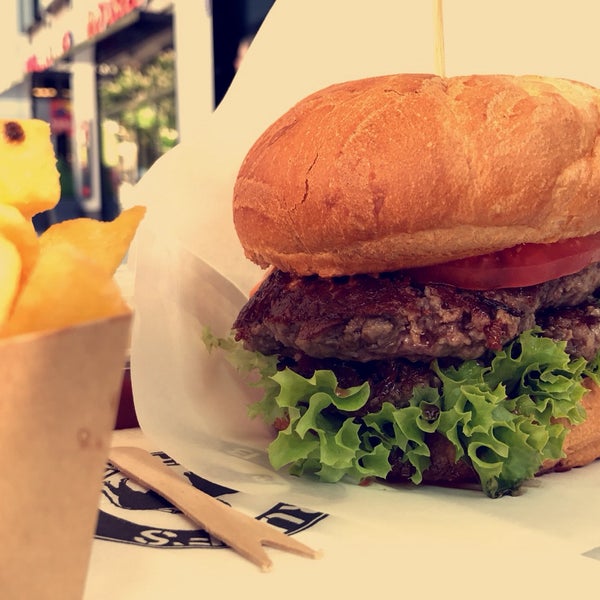 Das Foto wurde bei Ruff&#39;s Burger Marienplatz von M7 am 5/7/2018 aufgenommen