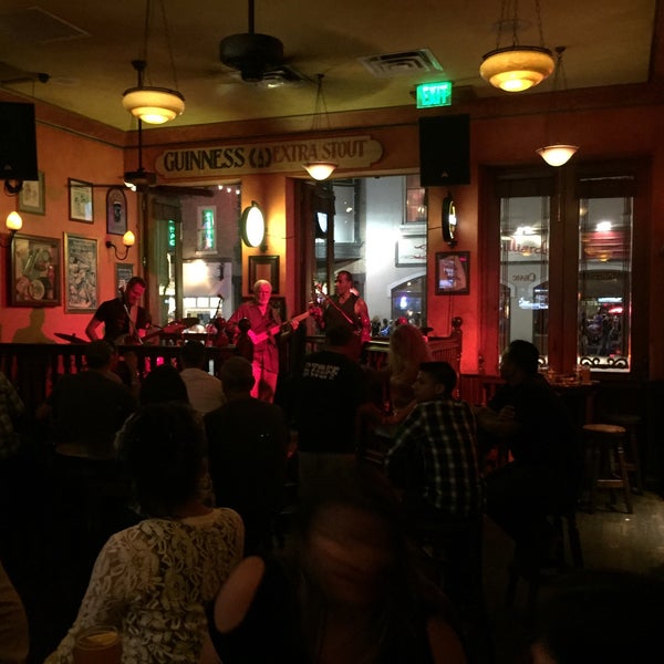 Photo taken at BD Riley&#39;s Irish Pub by Roberto G. on 4/26/2015