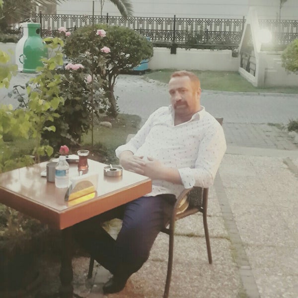 Foto scattata a Cafe Ristorante Dante da Baboş Ö. il 5/30/2016
